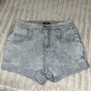 BDG Urban Outfitters High Waisted Roll Up Shorts • Size 25